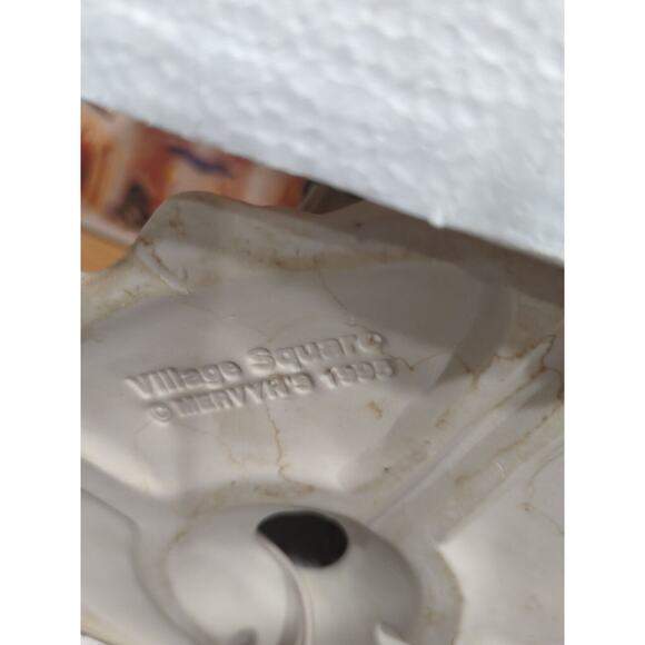 Village Square Porcelain Lighted Church 1995 Christmas Mervyns - Picture 11 of 15